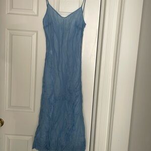 Beautiful crinkled effect midi dress from Italy